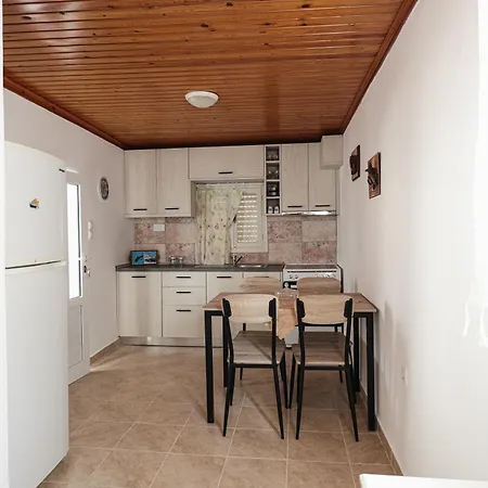 Apartament Aneza *