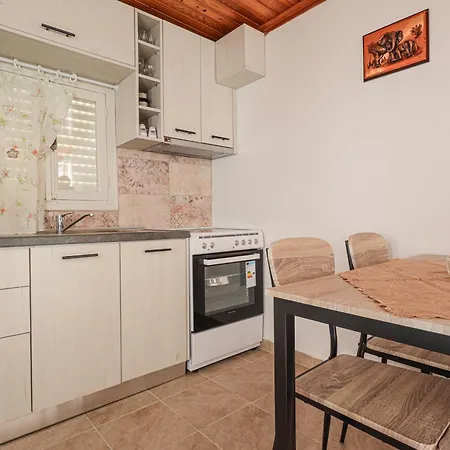 Apartamento Aneza Kremastí