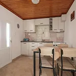Aneza Apartment