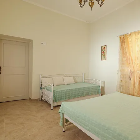 Aneza Apartman Kremasztí