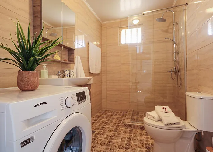 Aneza Кремасти